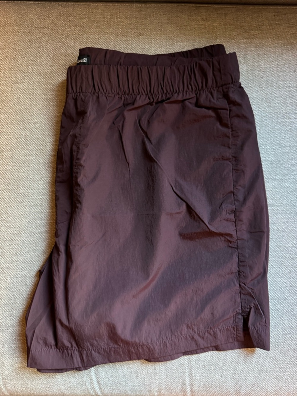 Madewell Weekend Shorts in Maroon, Size L